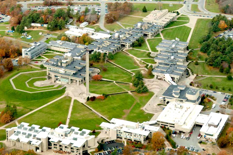 umass-dartmouth-launches-incubator-tipping-the-scales